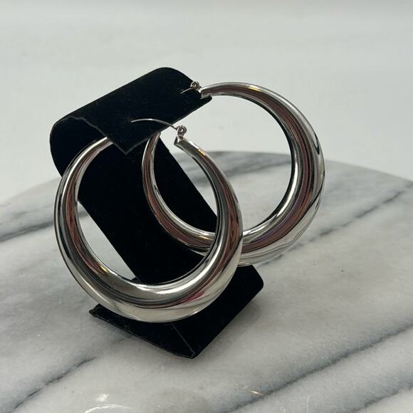 NWOT large silver hoop earrings - Picture 1 of 4